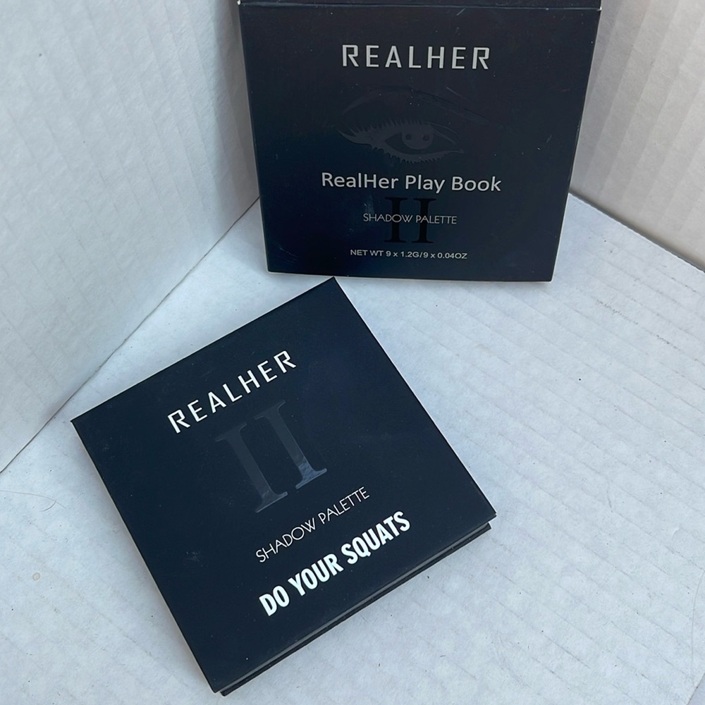 REALHER Eyeshadow Pallet